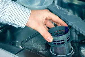 علت ماندن آب در ماشین ظرفشویی بوش